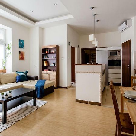 Downtown Delight Near The Basilica Apartment Будапеща Екстериор снимка