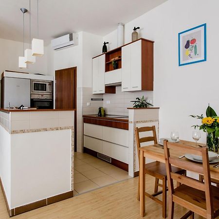 Downtown Delight Near The Basilica Apartment Будапеща Екстериор снимка
