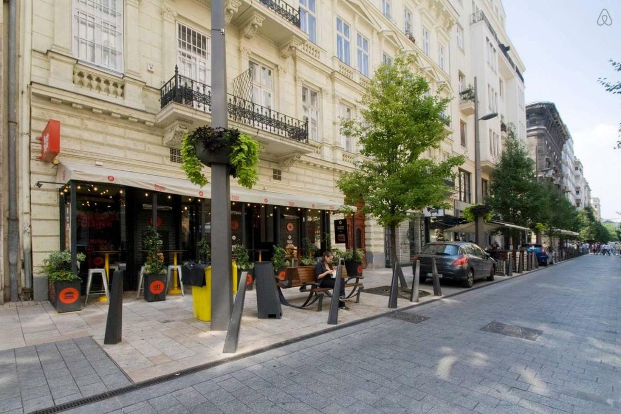 Downtown Delight Near The Basilica Apartment Будапеща Екстериор снимка