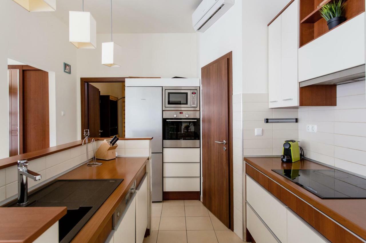 Downtown Delight Near The Basilica Apartment Будапеща Екстериор снимка