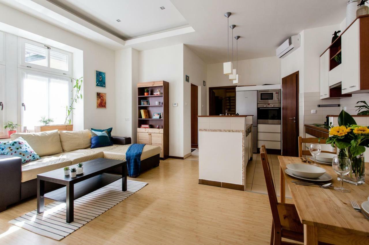 Downtown Delight Near The Basilica Apartment Будапеща Екстериор снимка